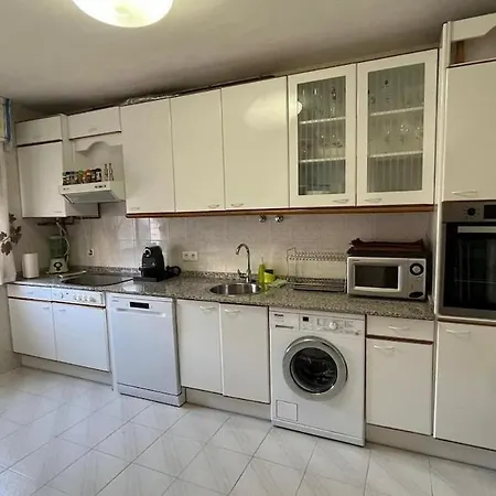 Overlooking Castle Apartmán Ponferrada