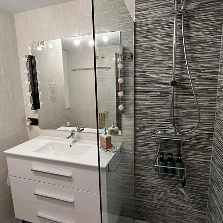 Overlooking Castle Apartmán Ponferrada