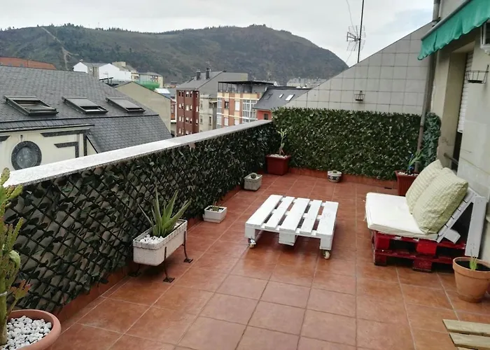 Overlooking Castle Appartement